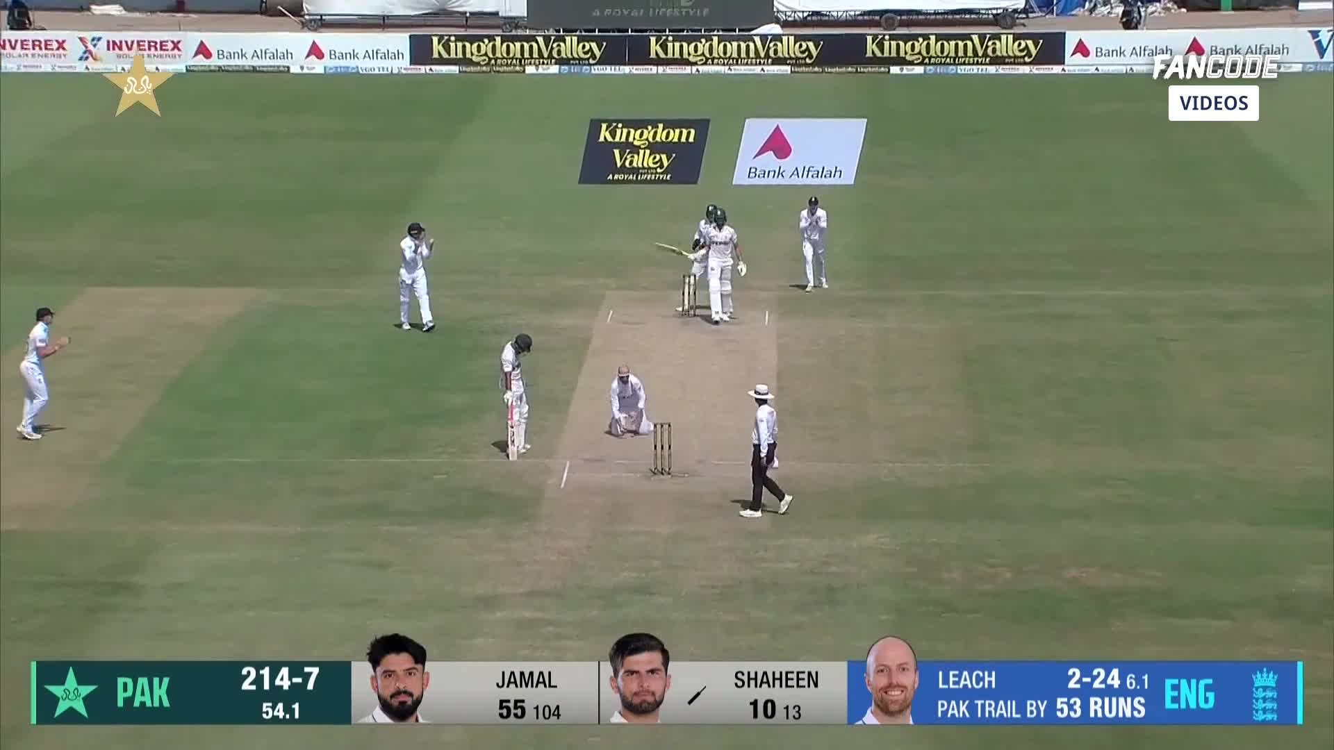 Leach’s diving heroics! Full-length grab seals Shaheen’s wicket!