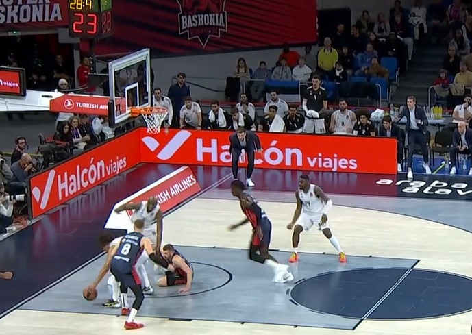 Vitoria Gasteiz Baskonia 94-81 Paris | Round 18