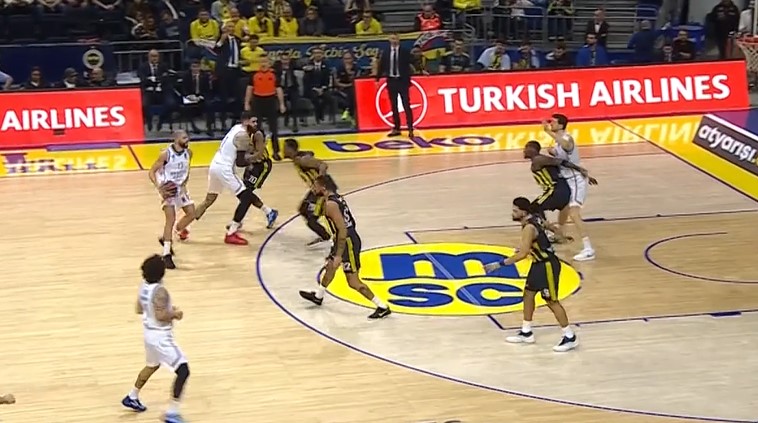 Fenerbahce Beko Istanbul 84-76 Anadolu Efes Istanbul | Round 19