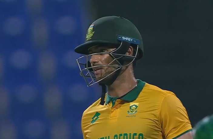 1st T20I: Reeza Hendricks's 51 off 33