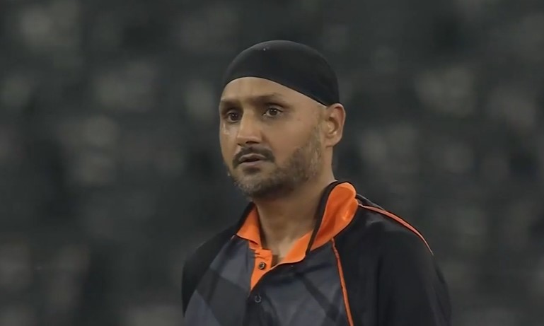 Manipal Tigers vs Southern Super Stars: Harbhajan Singh's 3 for 19