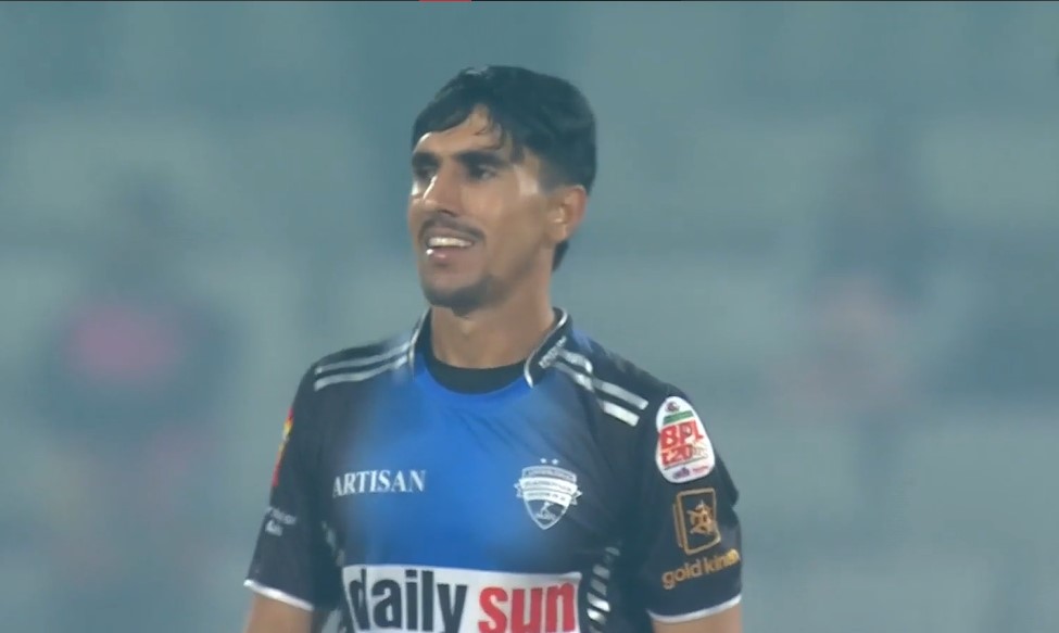 WW! Akif Javed’s heroics set up a nail-biter for Rangpur Riders!