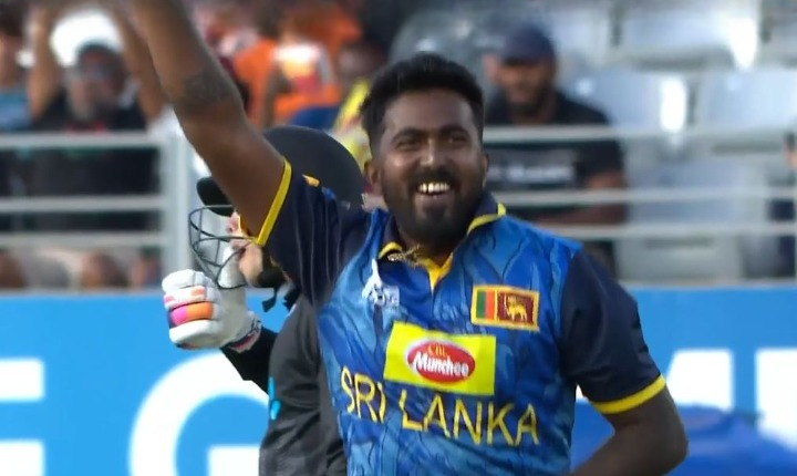 Asitha Fernando's 3 for 26 | 3rd ODI