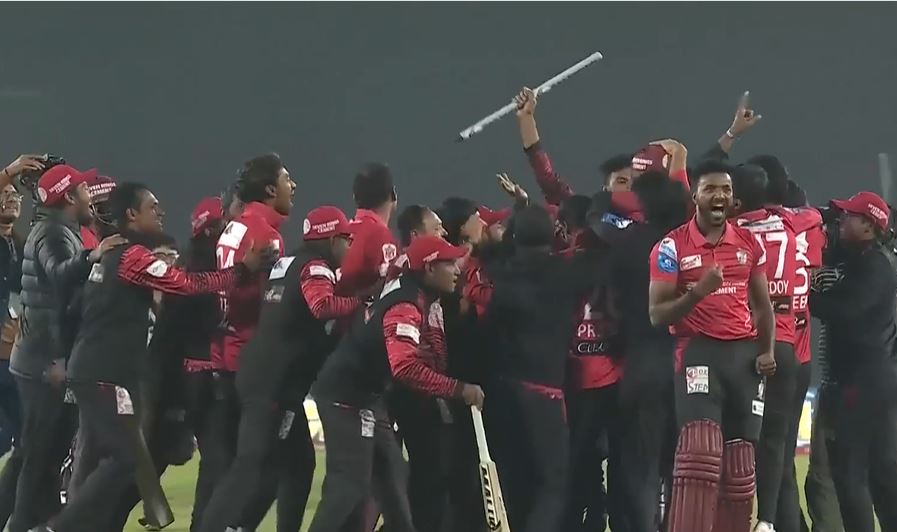 Final: Fortune Barishal beat Chittagong Kings by 3 wickets | Hindi Highlights