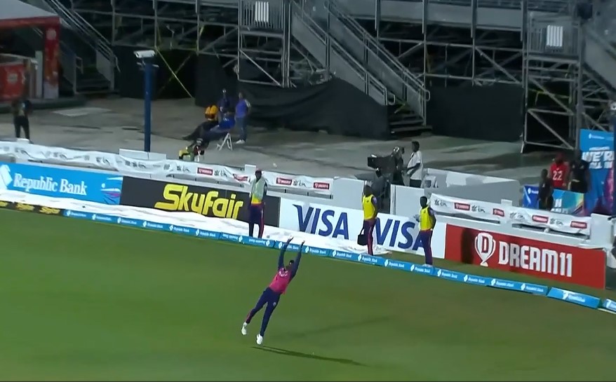 Athanaze’s aerial magic! A one-handed catch to remember