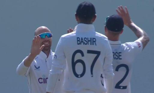 England beat Pakistan by an innings and 47 runs