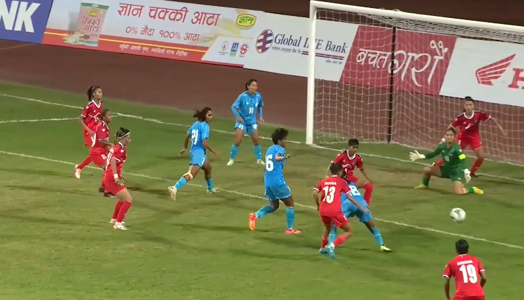 Chaos in the box! India and Nepal goalless at halftime