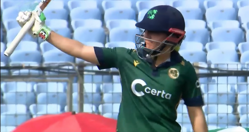 2nd ODI: Amy Hunter's 68 off 88 