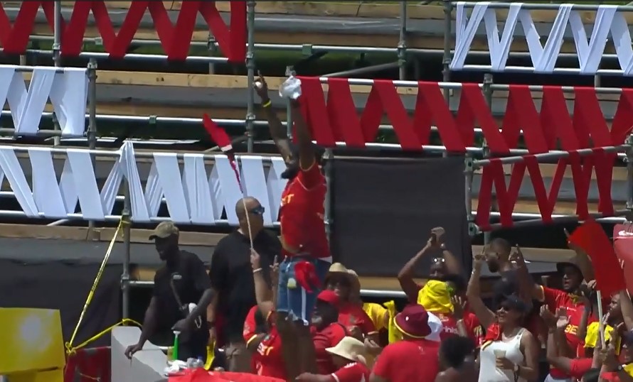 First one-handed crowd catch of the CPL 2024! 