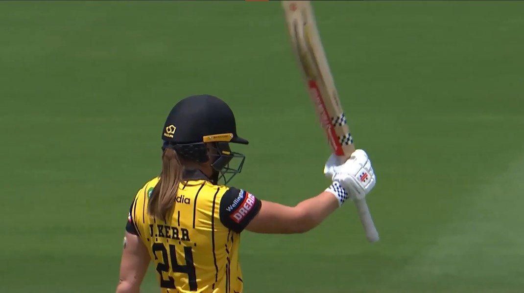 Jess Kerr to the rescue with a fighting half-century!