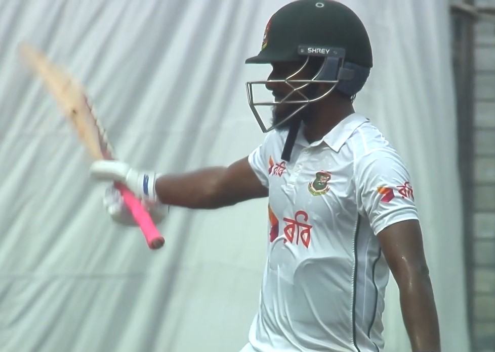 A knock to remember! Fifty for Jaker Ali on Test debut!