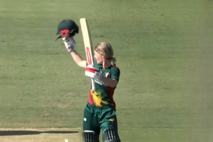 Nicola Carey's 120 off 132 | Match 22