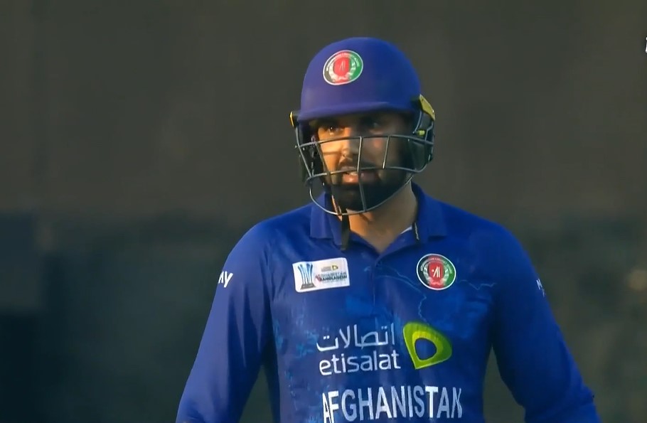 Nabi's milestone! 17th ODI fifty secured with a classy cut through point!