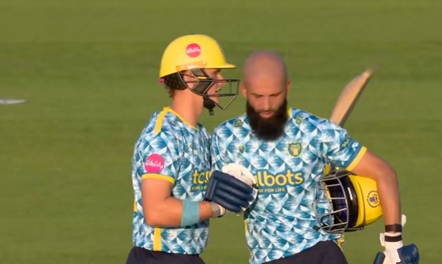 poster url for Warwickshire vs Leicestershire: Moeen Ali's 103 off 59