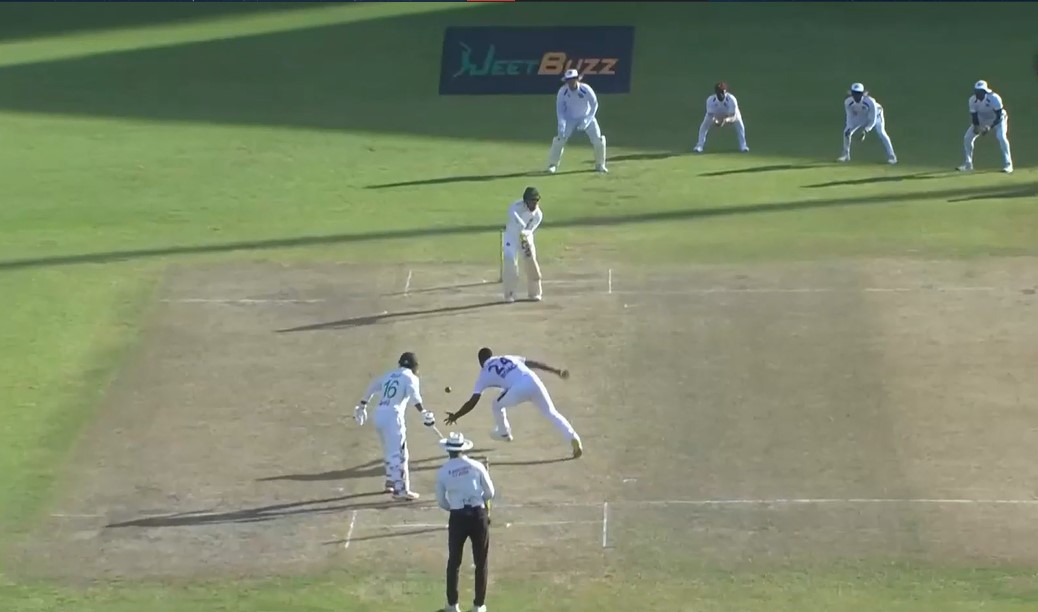 Roach turns the tide with a jaw-dropping return catch of Mominul!