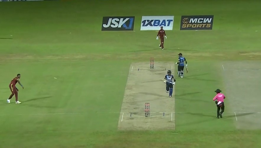 SHARP! Alzarri nails the stumps to run out Nissanka!