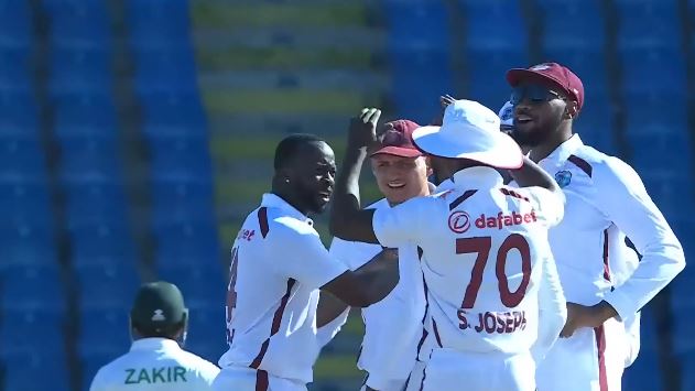 1st Test, Day 4: Kemar Roach's 3 for 20