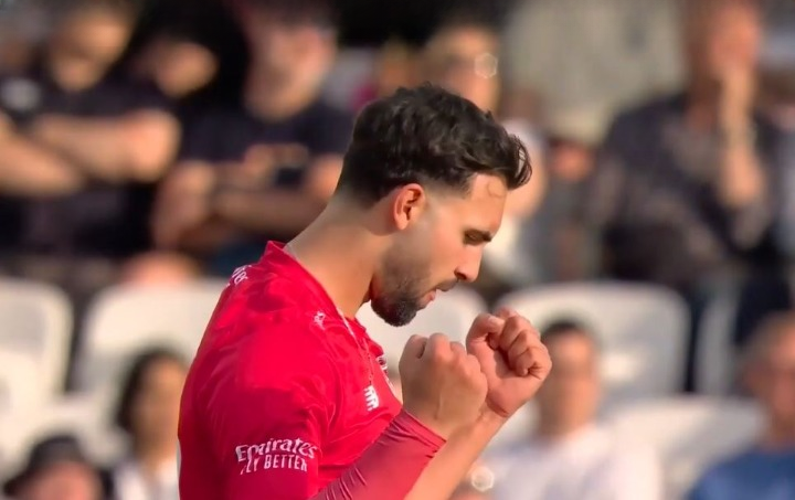 poster url for Yorkshire vs Lancashire: Saqib Mahmood's 3 for 41