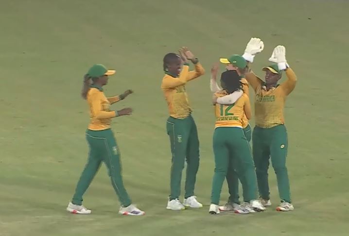 1st T20I: South Africa beat Pakistan by 10 runs