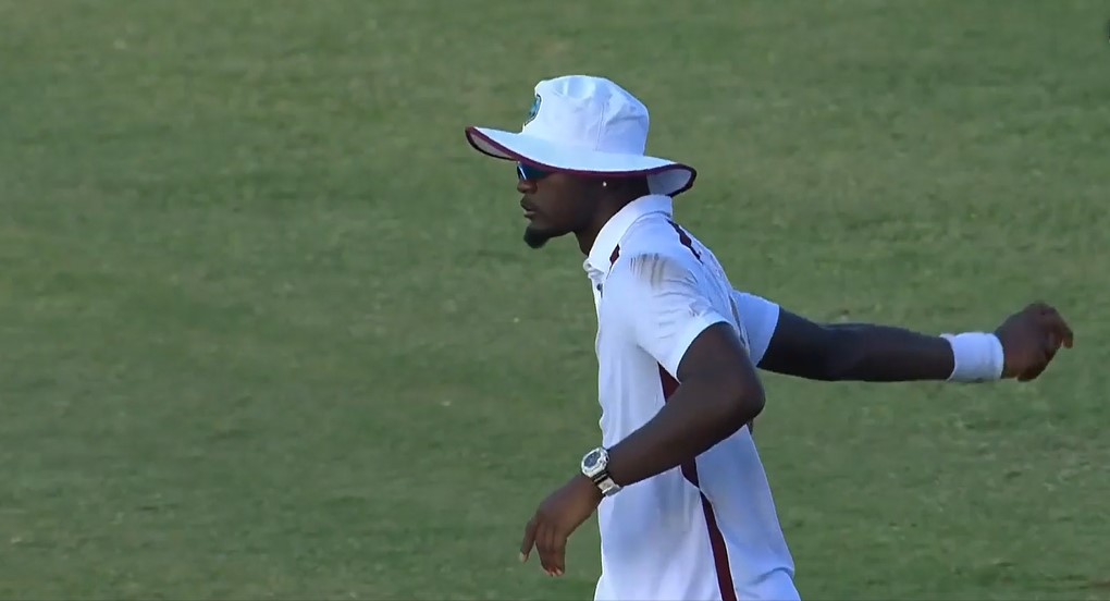 Boundary blinder! Jayden Seales snatches Jaker’s wicket!