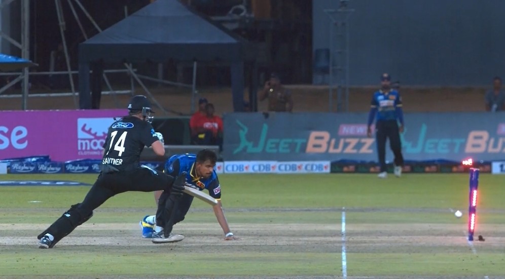 Unfortunate! Theekshana’s flick of fate seals Santner’s dismissal!