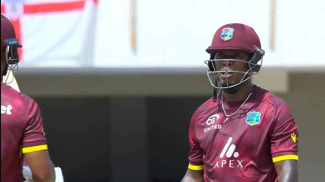 Rutherford rockets to fifty! Slices six to keep Windies charging!