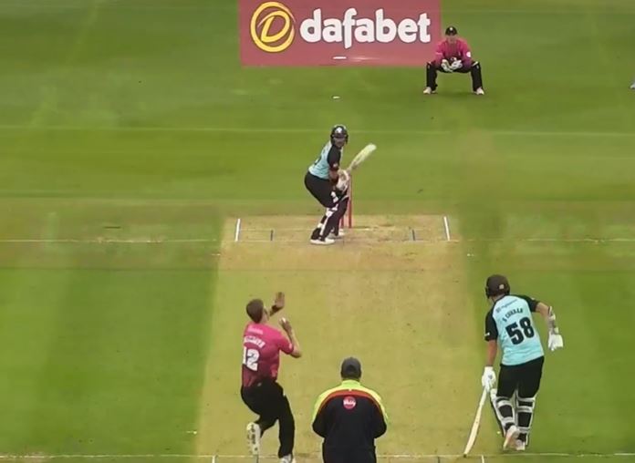 Somerset beat Surrey by 6 wickets 