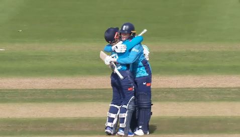 2nd ODI: Tammy Beamount's 150* off 139