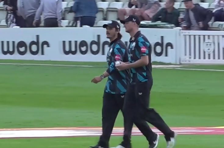 Worcestershire beat Leicestershire by 16 runs