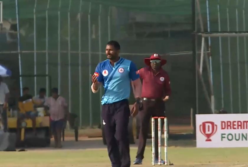 Saravana Kumar's 4 for 20 | 1st Semi-Final