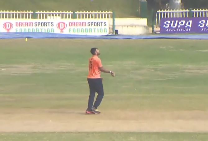 Yuvraj Singh's 3 for 24 | Match 9