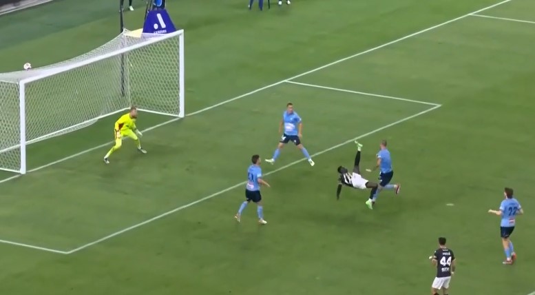 WOW! Ariath Piol’s insane bicycle kick lights up Macarthur FC!