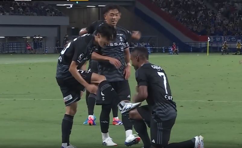 Yokohama F. Marinos sink Newcastle United 2-0