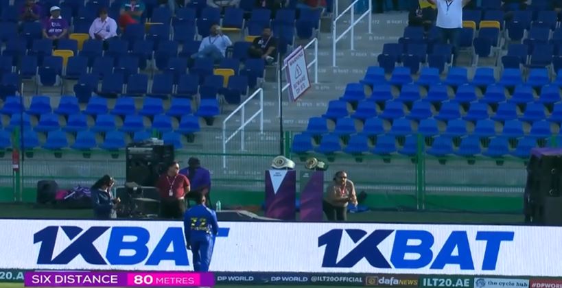 Spectator snags Matthew Wade's maximum like a pro