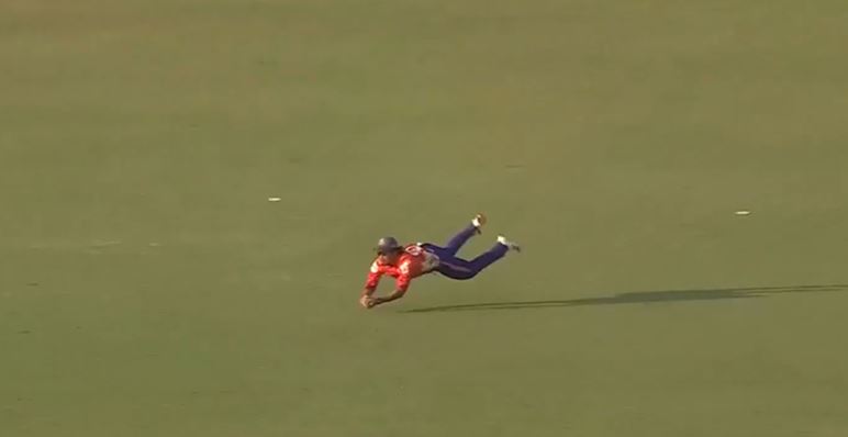 Anamul Haque's dazzling diving catch sent Zakir Hasan packing