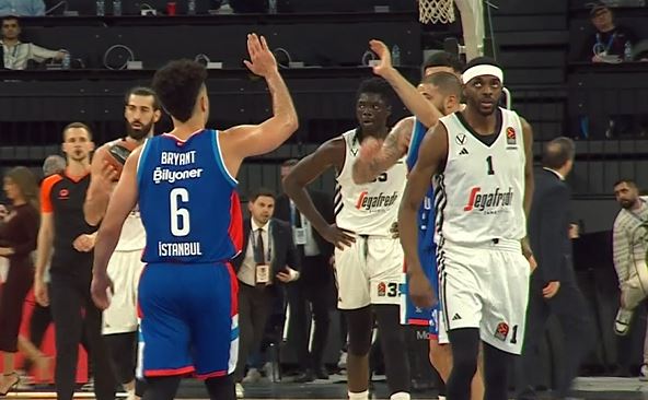 Anadolu Efes Istanbul 89-68 Virtus Bologna | Round 28