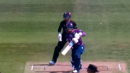 Gloucestershire vs Essex: Robin Das's 52 off 71