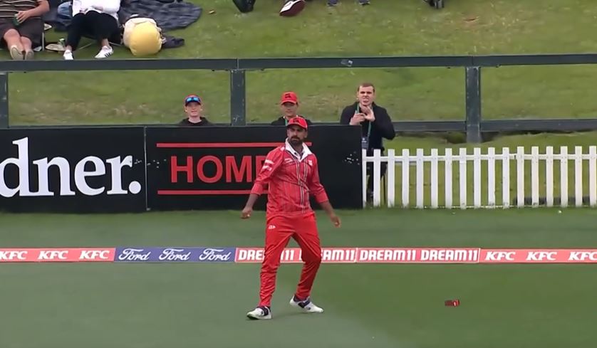 Sodhi Soars! Ish pulled off a stunning catch at Fine Leg