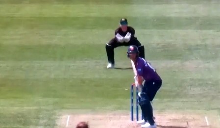 Gloucestershire vs Essex: Luc Benkenstein's 67 off 63