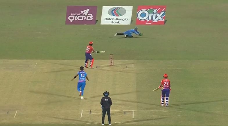 Perfectly Timed! Mithun's acrobatic stunner dismissed Anamul