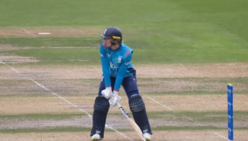 2nd ODI: Freya Kemp's 65 off 47