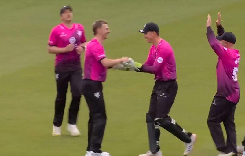 Somerset beat Middlesex by 9 wickets 