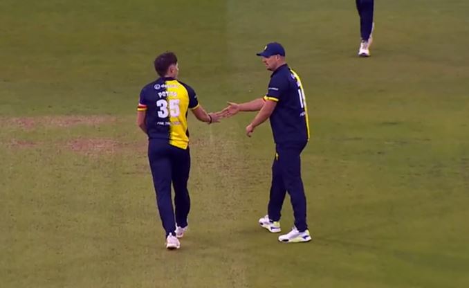 Durham vs Leicestershire: Matthew Potts's 3 for 20