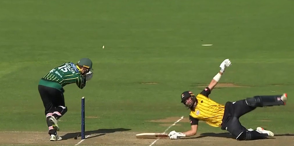 Robinson’s classy innings cut short by Cleaver’s smart stumping