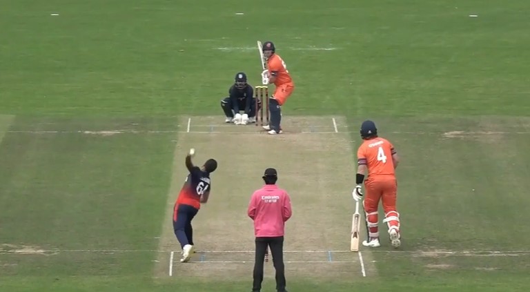 Netherlands vs USA: Michael Levitt's 68 off 34