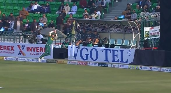 GEEZ! Wiaan Mulder's perfect leap led to an astounding catch