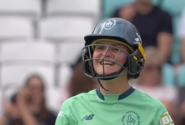 Oval Invincibles vs Birmingham Phoenix: Paige Scholfield's 71 off 40