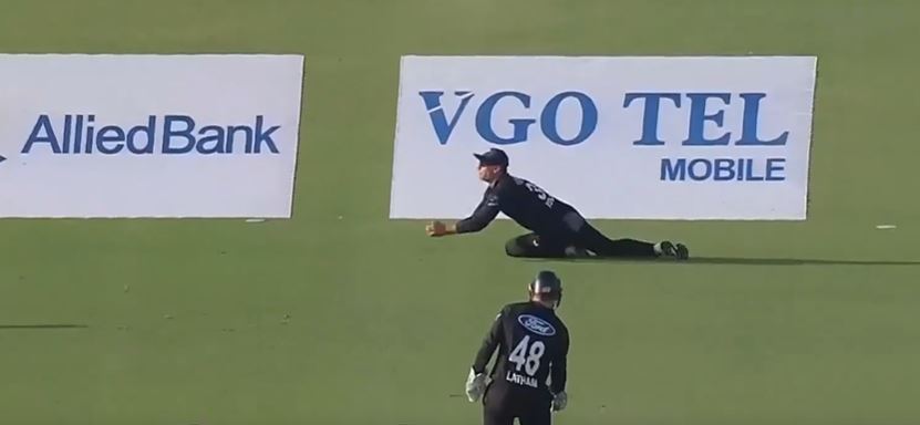 Will Young Soars! Jaw-dropping dive drubben Shaheen Afridi