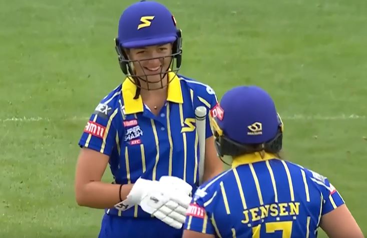 Otago Sparks beat Central Hinds by 4 wickets | Match 12