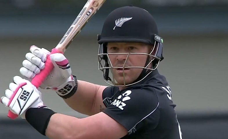 New Zealand beat Pakistan by 5 wickets | 2nd T20I  